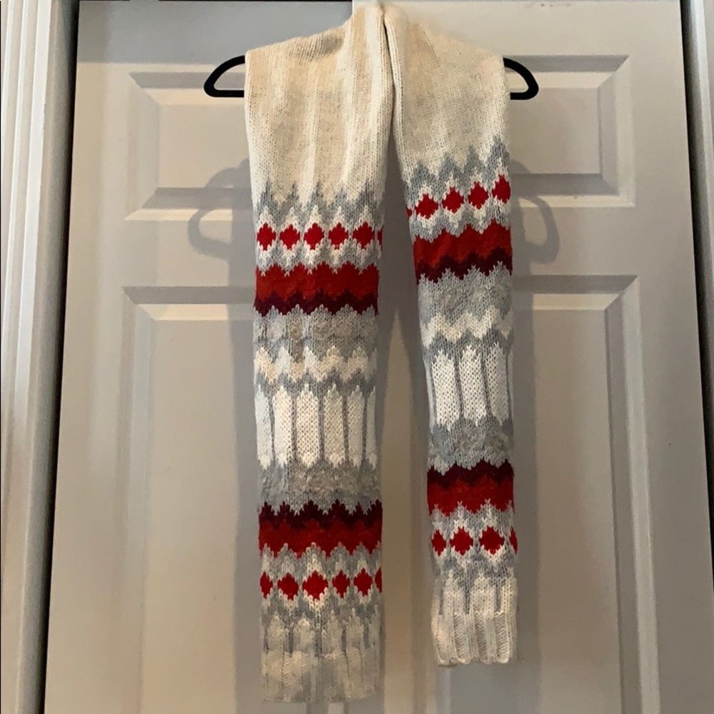 Thick patterned scarf